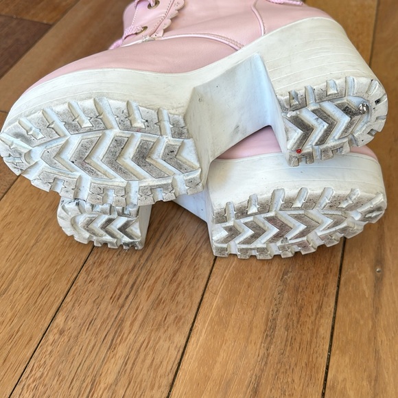 Pink boots with white soles and pink laces 4 inch chunky heel. 🩷 - Picture 6 of 7